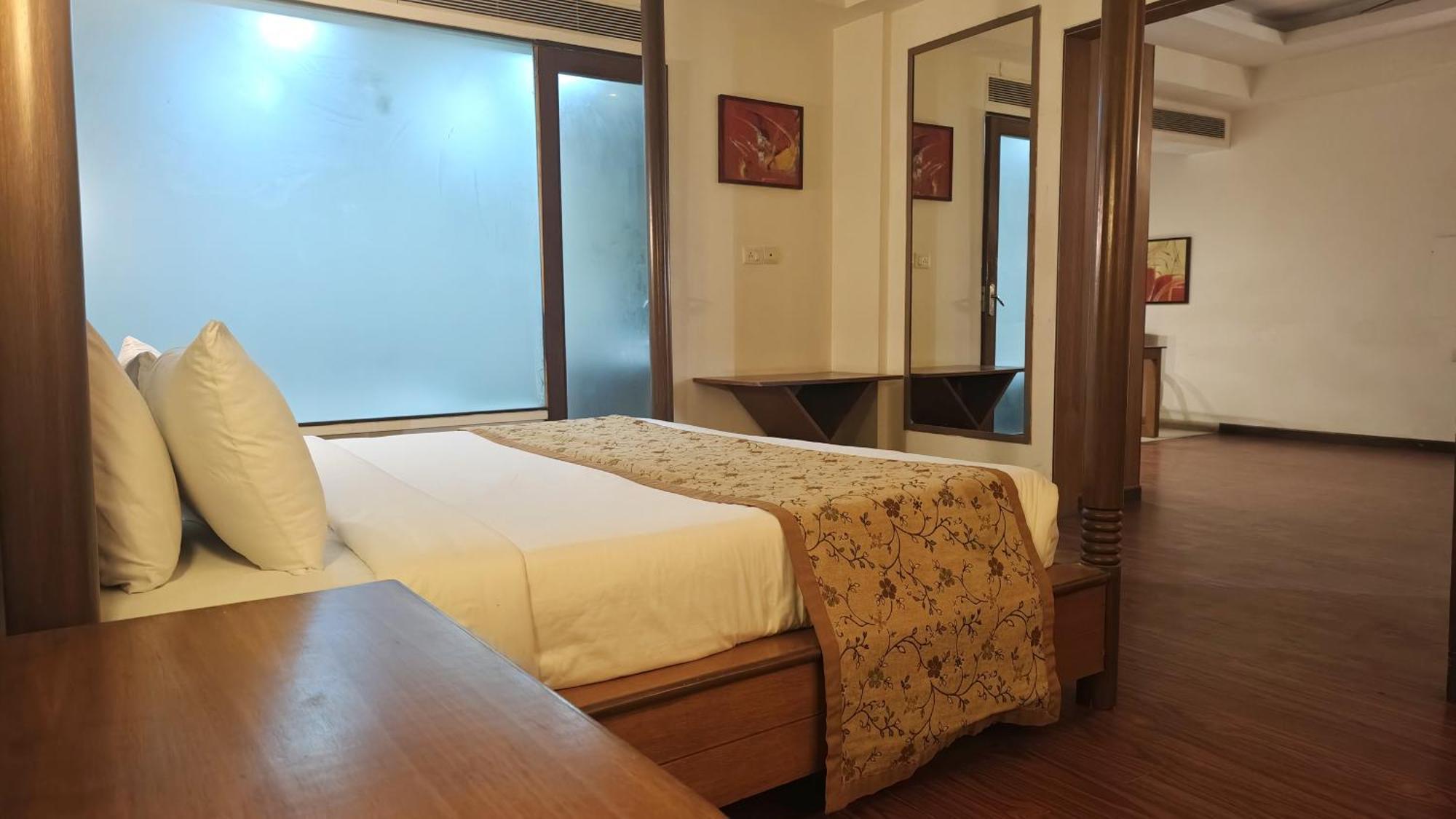 Hotel The Sky Imperial, Udaipur Extérieur photo
