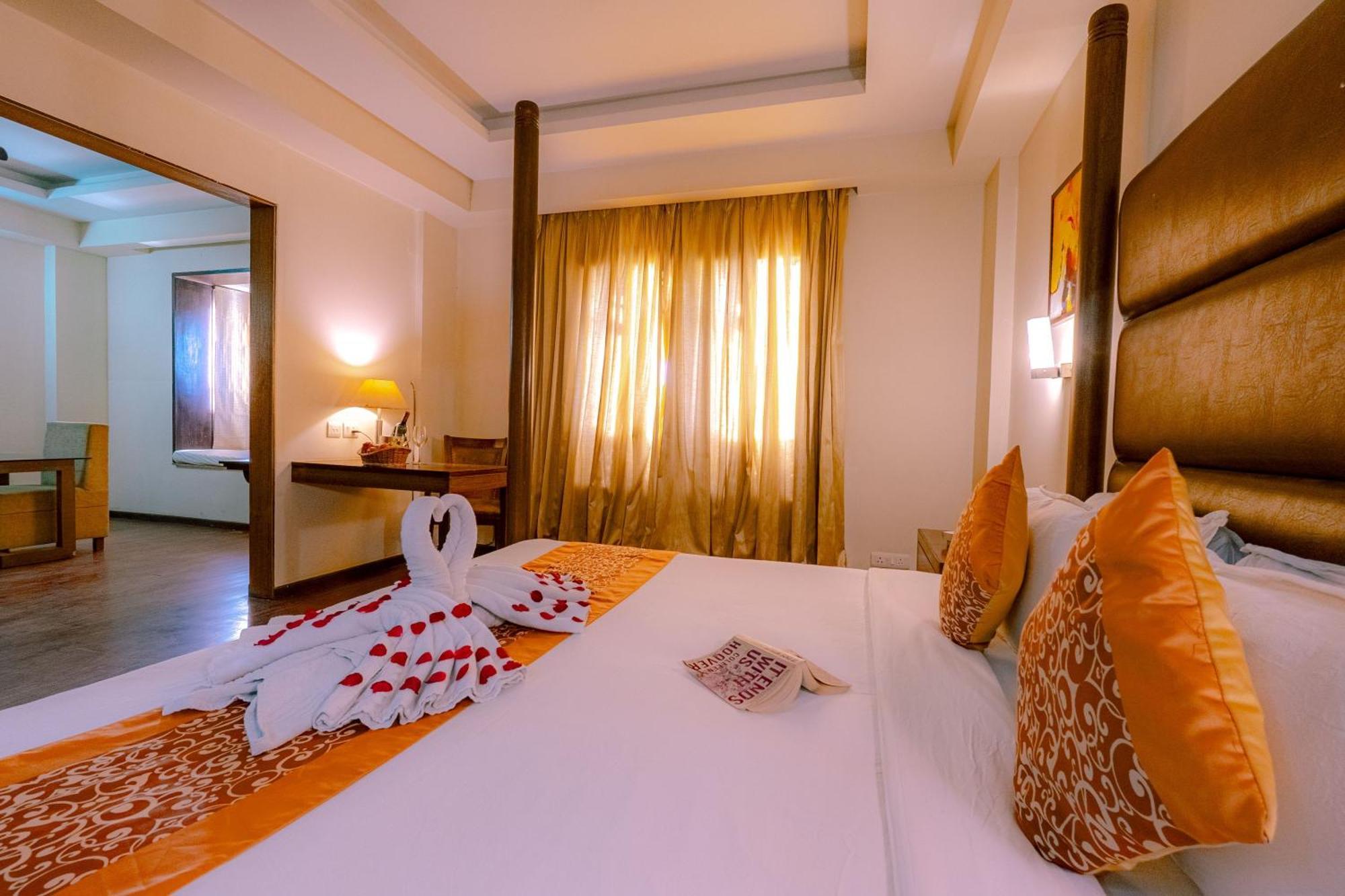 Hotel The Sky Imperial, Udaipur Extérieur photo