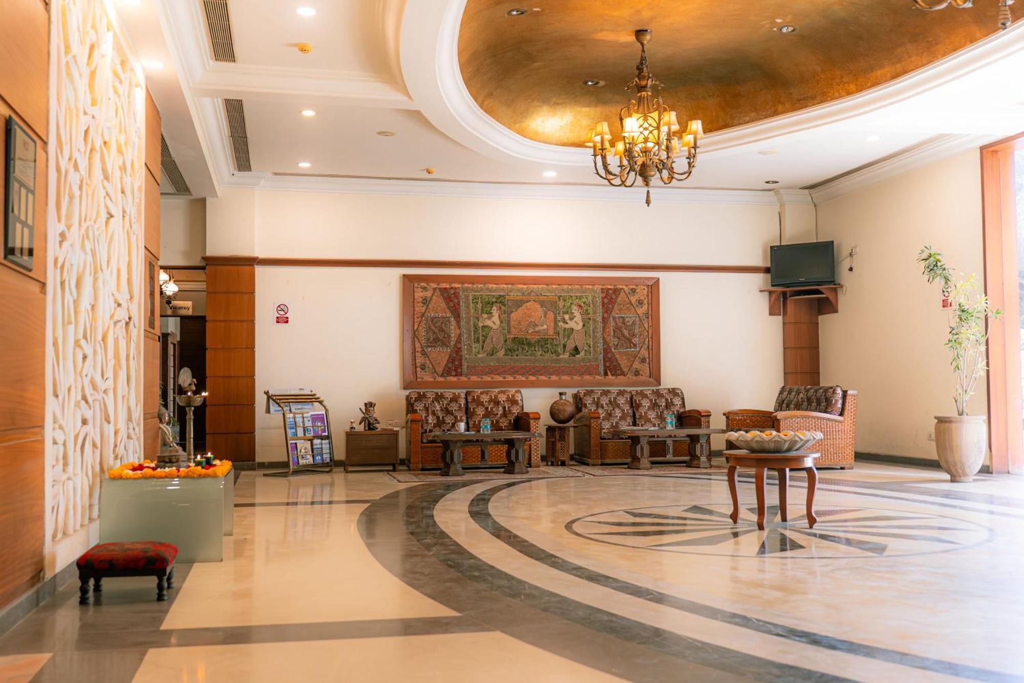 Hotel The Sky Imperial, Udaipur Extérieur photo