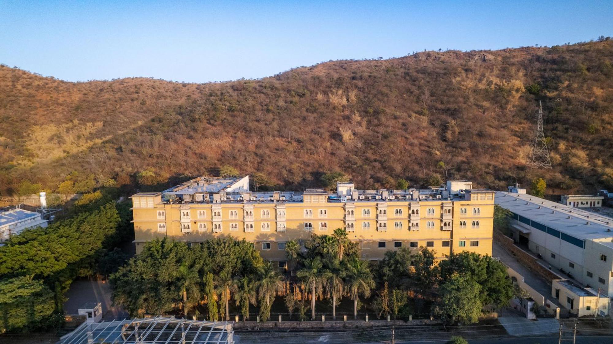 Hotel The Sky Imperial, Udaipur Extérieur photo
