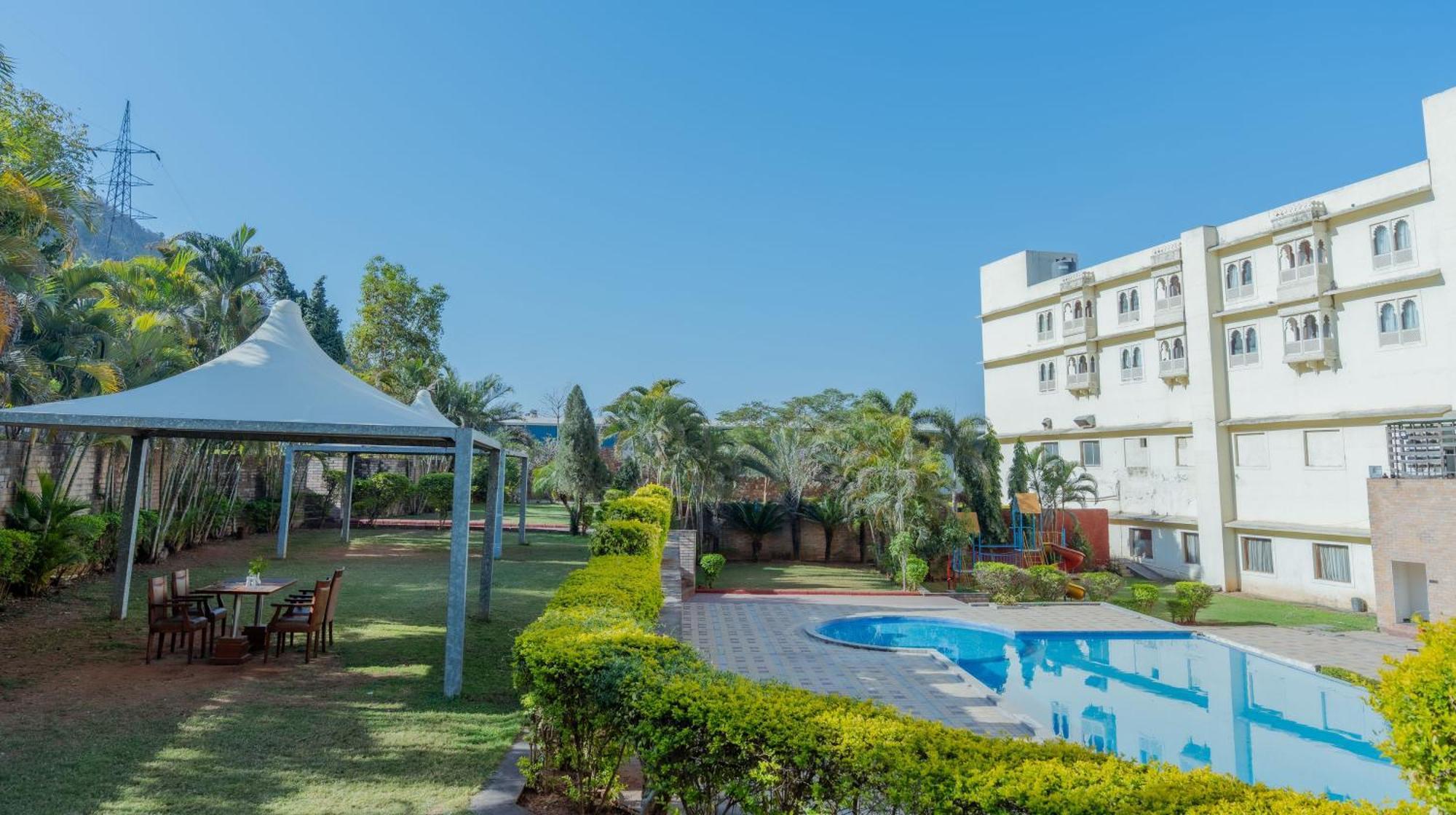 Hotel The Sky Imperial, Udaipur Extérieur photo