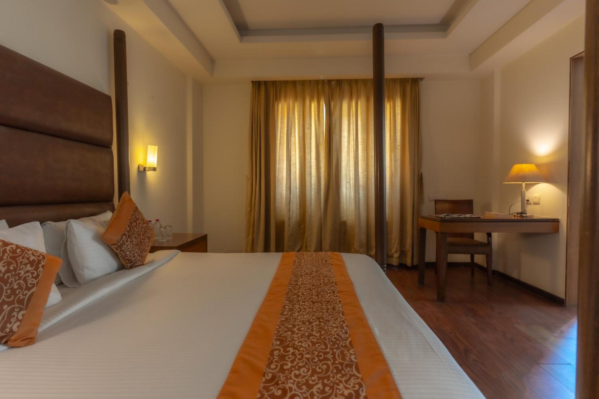 Hotel The Sky Imperial, Udaipur Extérieur photo