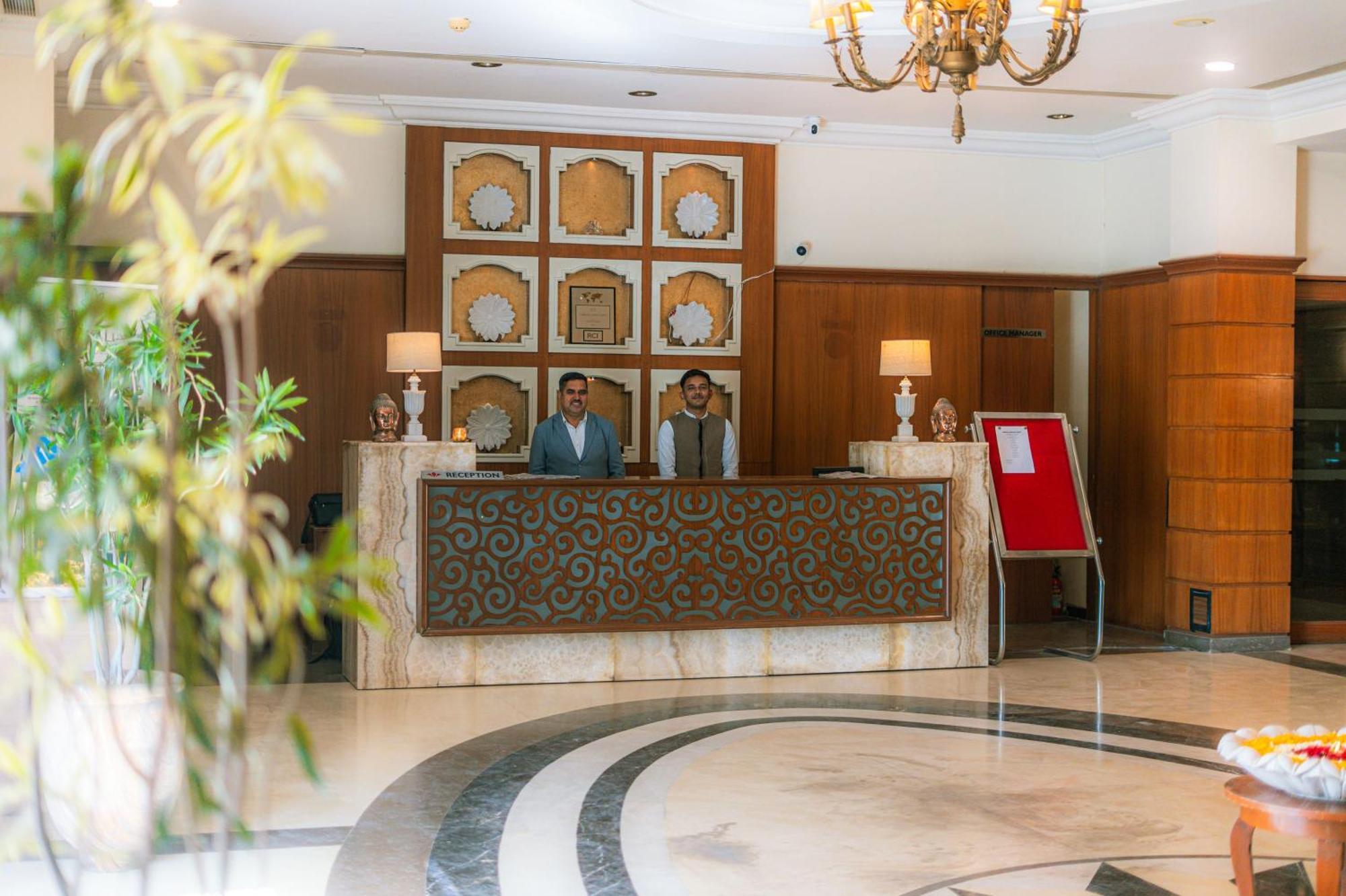 Hotel The Sky Imperial, Udaipur Extérieur photo