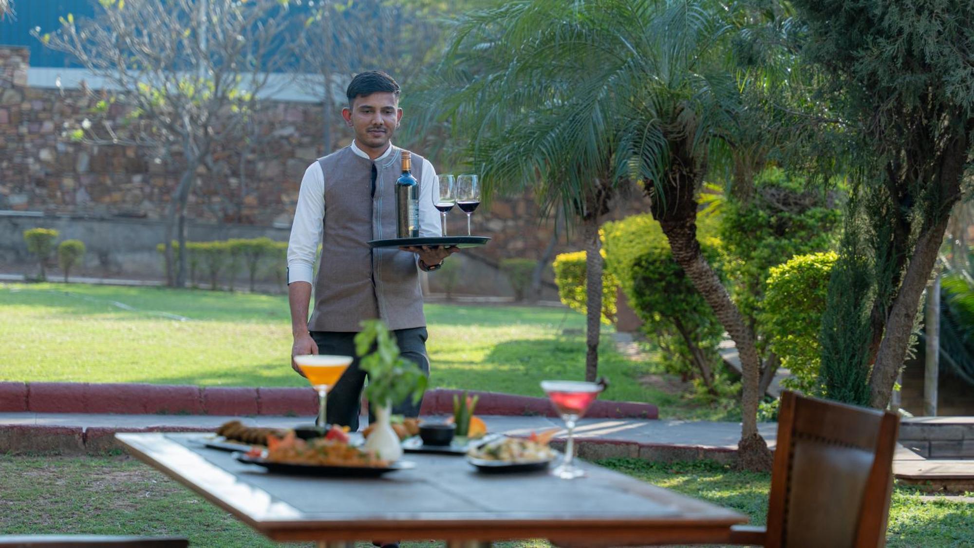 Hotel The Sky Imperial, Udaipur Extérieur photo